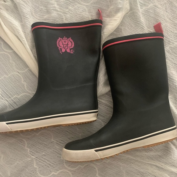 khombu rain boots